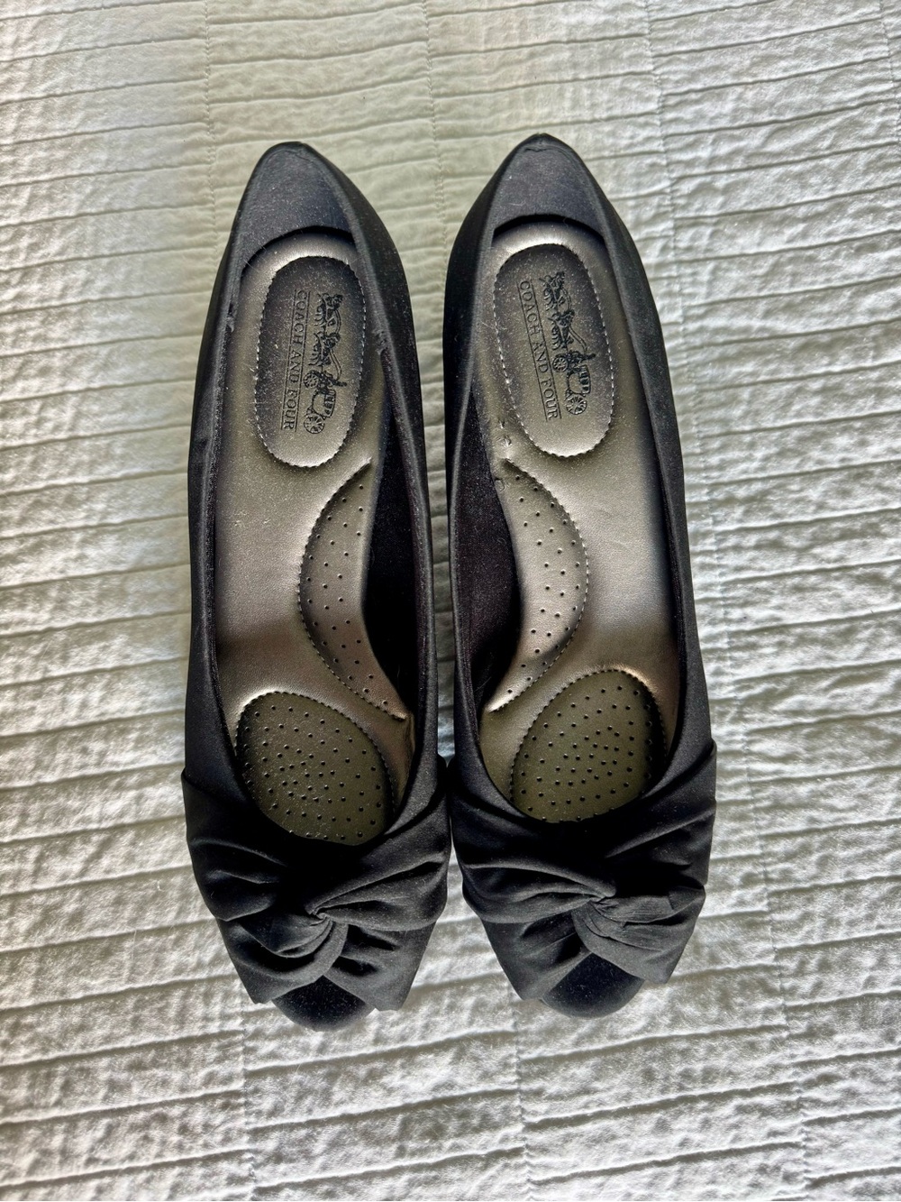 Coach and Four Women's Black Peep-toe Knotted Toe Low Heels NWOT